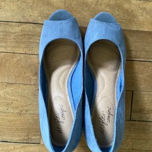 Women’s wedge shoes